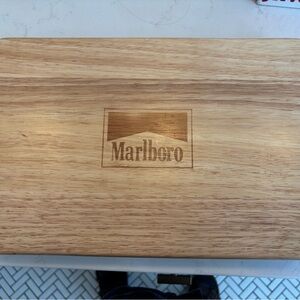 Marlboro Natural Wood Poker set with unused cards and chips